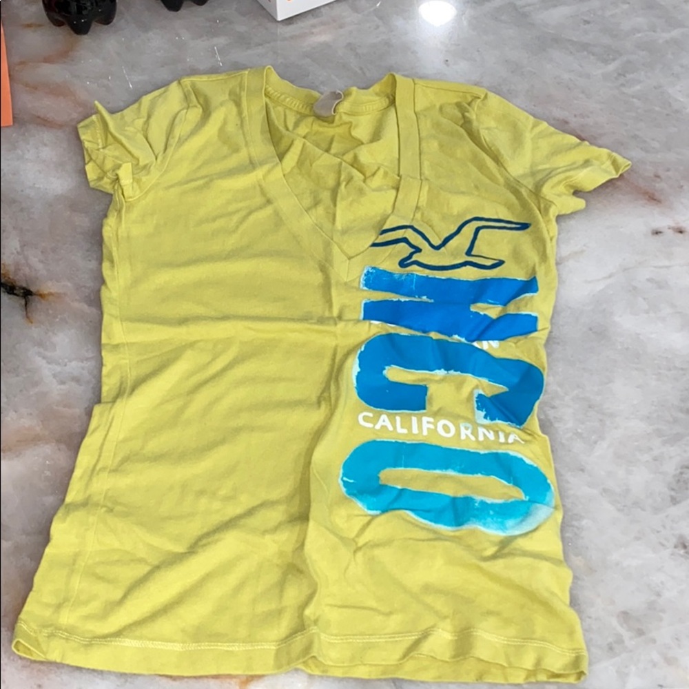 V neck hollister shirt